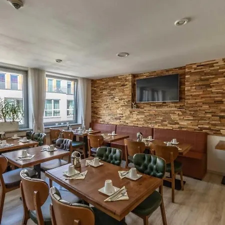 Bayrischer Hof 3* קרפלד