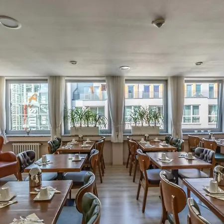 Bayrischer Hof Hotell 3*