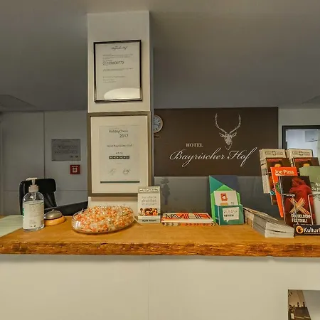 Bayrischer Hof Szálloda