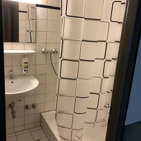 Bayrischer Hof 3* קרפלד