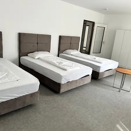 Bayrischer Hof 3* Κρέφελντ